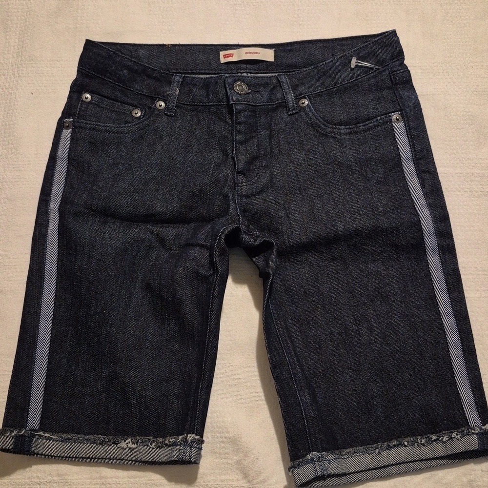 Levi's girls size 16 Bermuda jean shorts, chevron accent stripe, 5 pockets, NWOT
